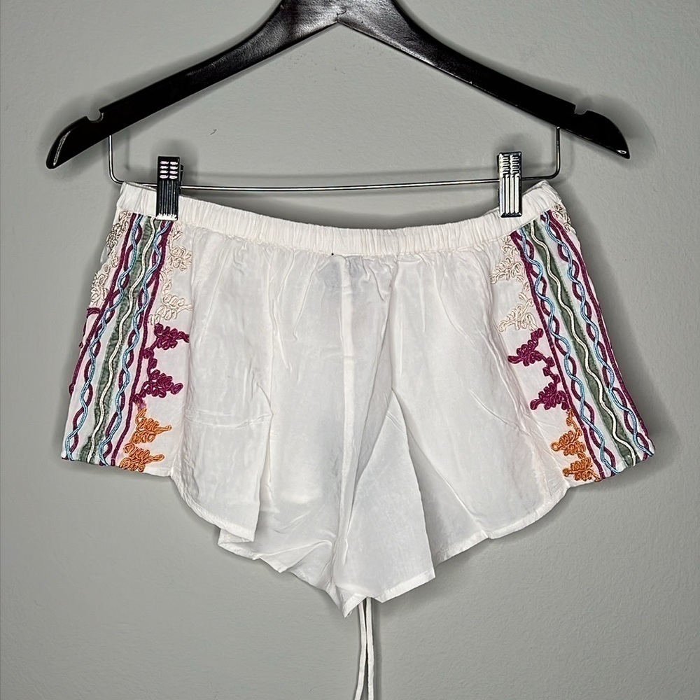 RAGA Anthropologie Embroidered Bohemian Beach Cover-up Shorts White Size Small
